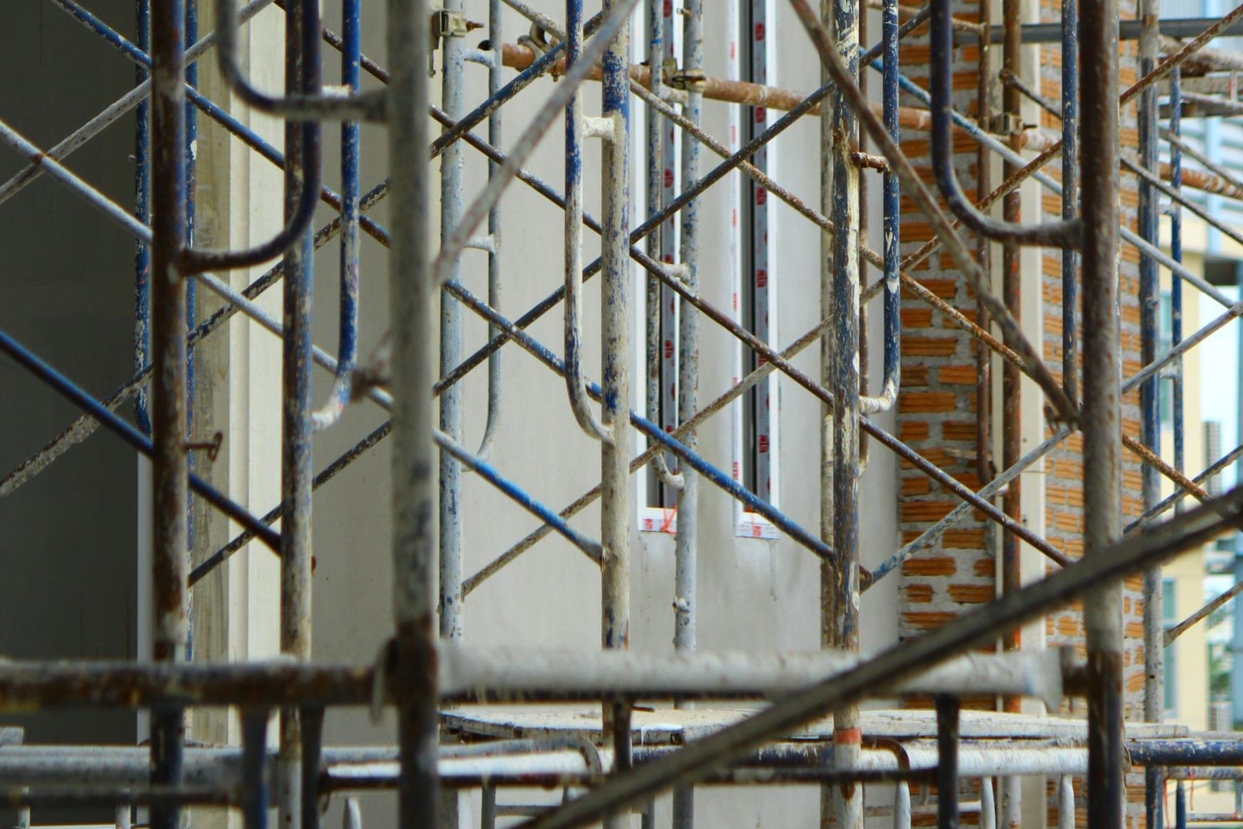 Échafaudage monté sur un chantier de façade